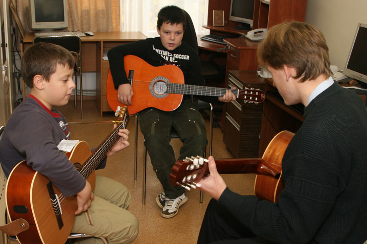Курсы гитары в Москве