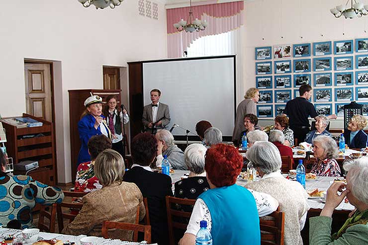 Поздравление ветеранов Челябинской областной универсальной научной библиотеки