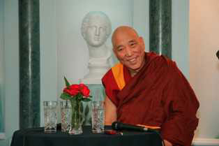 Председатель Буддийского Центра «Ринпоче-багша», лама Еше Лодой Ринпоче