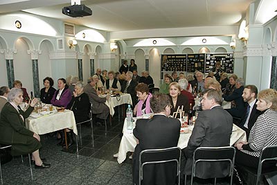 Праздник для ветеранов, посвященный 65-летию со дня снятия блокады Ленинграда