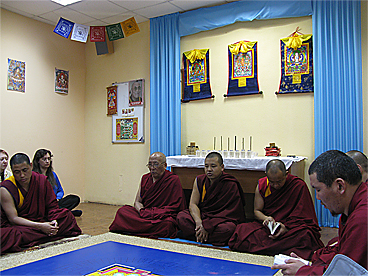утренний ритуал-медитация с Ламами