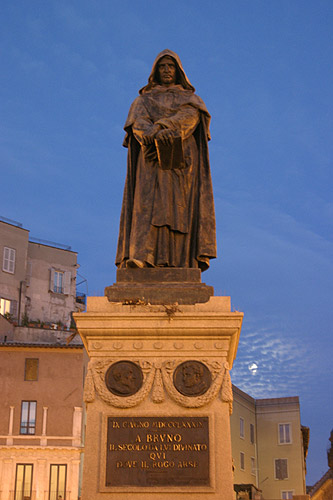 Джордано Бруно. Памятник в Риме на Кампо деи Фиори