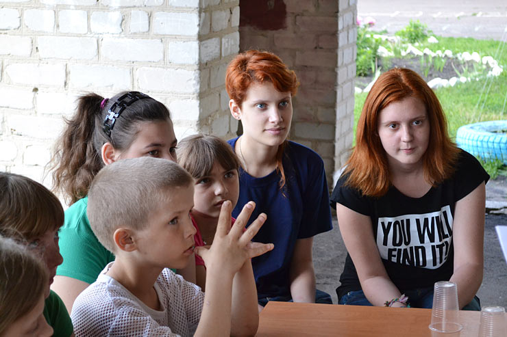Один день в конце мая. Занятия творческой лаборатории «Невозможное возможно» в Мировском детском доме в селе Панино Один день в конце мая. Занятия творческой лаборатории «Невозможное возможно» в Мировском детском доме в селе Панино